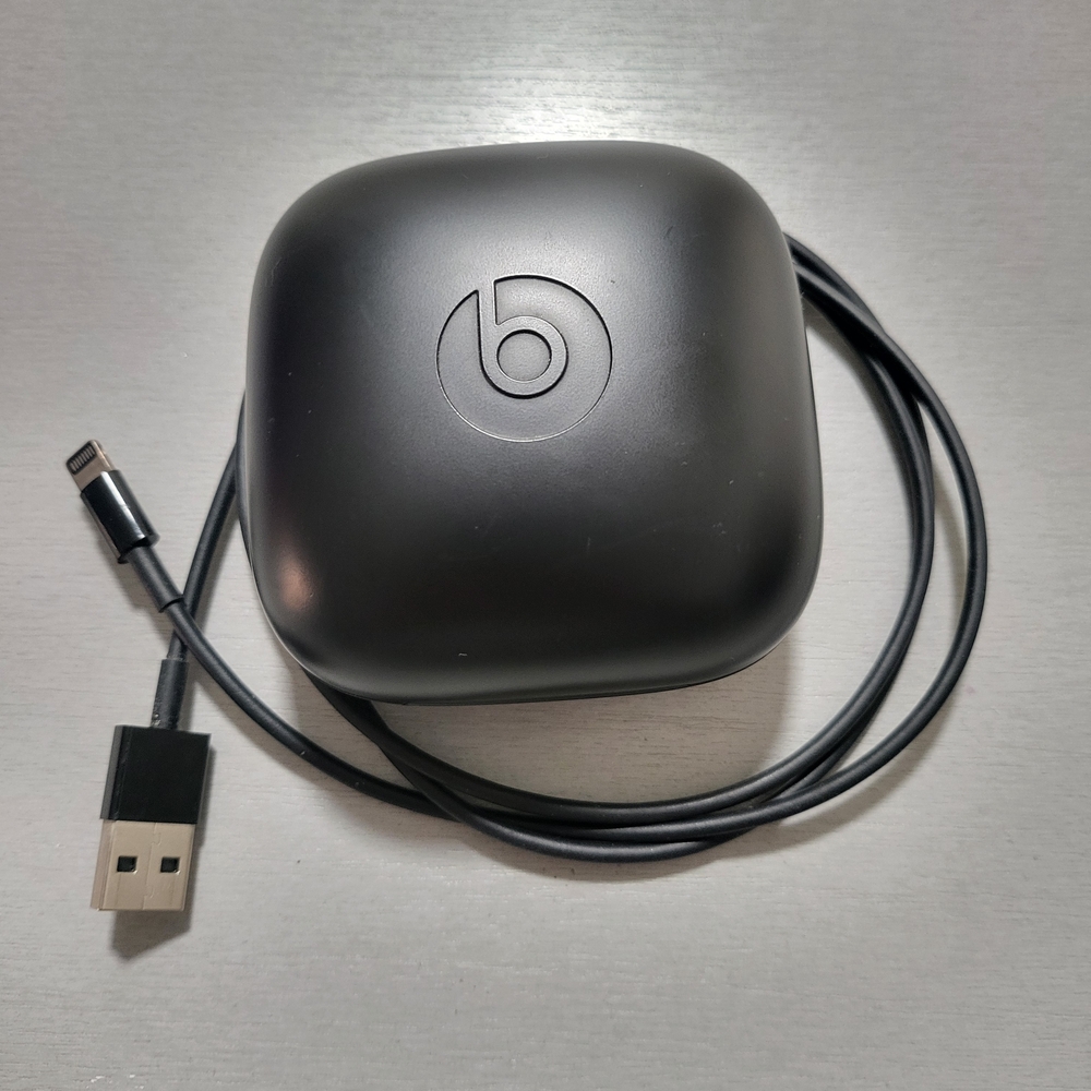 Beats by Dre Black On-Ear Headphones with USB Cable